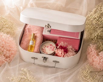 Pamper Gift Set in Keepsake Suitcase for Her