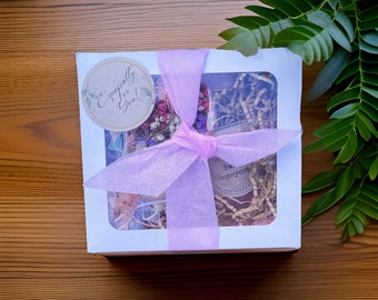 Pretty Flowers Gift Box-Candle Gift Box-Birthday Gift-Teacher Gift-Gift Box-Dried Flowers-Gift for Her-Gift For Friend-Gift for Women-Candle