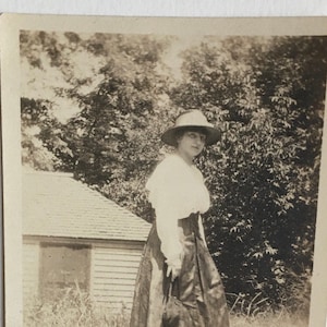 Vintage Photograph of Lady, Antique Photograph, Old Photo, Black and White Picture, Vintage Picture