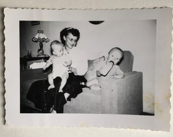 Vintage Woman and Babies Pic, Vintage Mother and Child Photograph, Mother and Baby Pic Antique Photo, Old Photo, Black and White Photo
