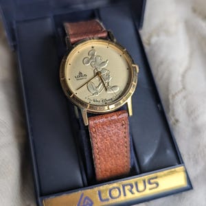 Vintage Mickey Mouse Lorus Quartz Watch - Gold Tone Face, Light Brown Leather Band