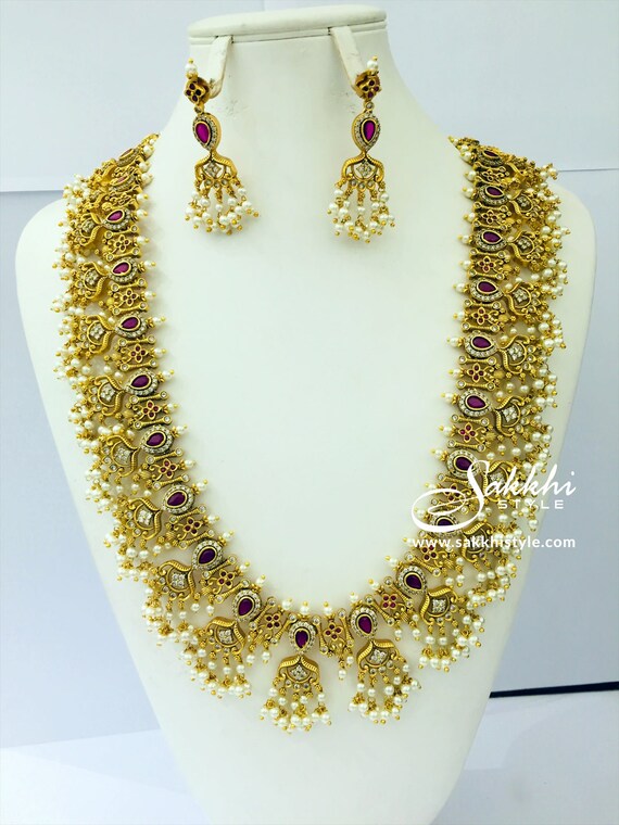 Pusalu necklace sale