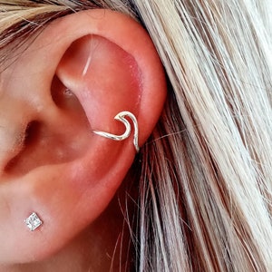 Coppia di orecchini a cerchio in argento sterling 925 a forma di onda oceanica, orecchini a cerchio per cartilagine a forma di onda, orecchini a cerchio a forma di onda, orecchini a cerchio in argento 925 a forma di onda
