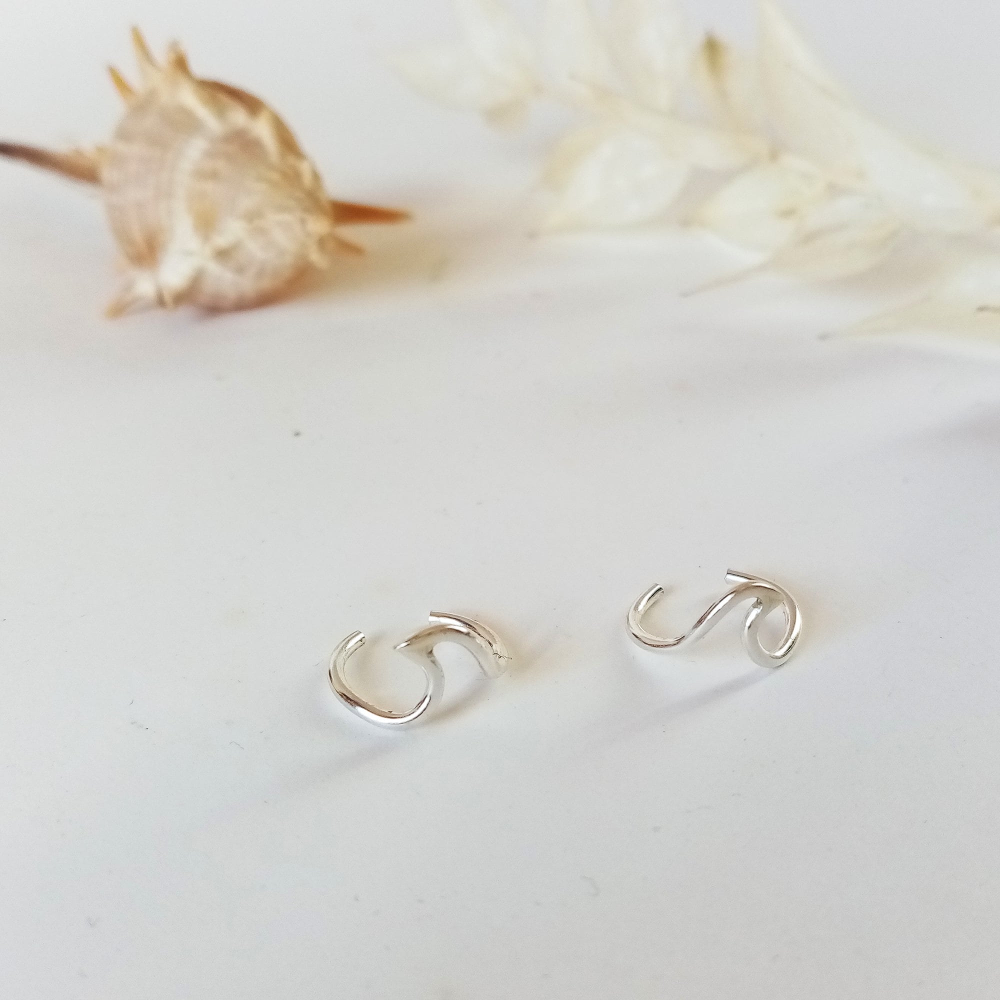 アクセサリー Petit Wave PAIR Pierced Earrings PAIR Wave Sterling Silver Ear Cuff No Piercing, Surfer