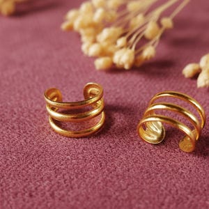 Drievoudige gouden oormanchet met drie banden, drievoudige oormanchetoorbellen, minimalistische kraakbeenoorbellen, zilveren oormanchet, piercing zonder piercing