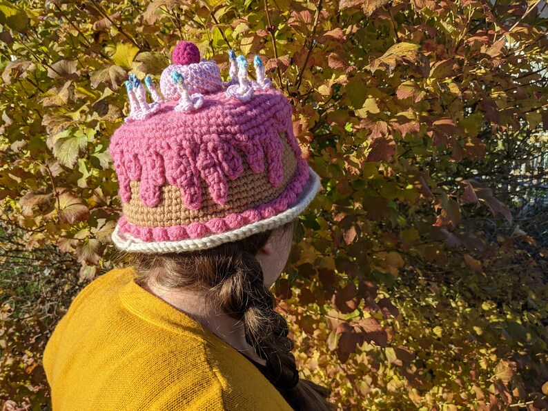 CROCHET PATTERN Party Cake Hat