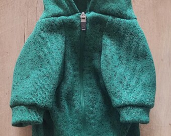 EINZELSTÜCK!  Hoodie aus dunkelgrünem Fleece für Hunde mit Reißverschluss. Größe S