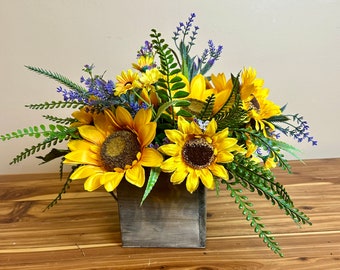 Sunflower Floral Arrangement, Farmhouse Centerpiece, Rustic Sunflower Farmhouse Centerpiece