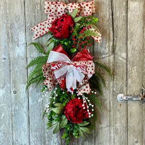 Valentines Door Wreath, Vertical Door Wreath