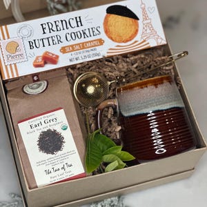 Tea lover Gift,Gift box for her,Organic tea set, Cozy vibes,Self-care box,Relaxation gift box,Tea and cookies,Tea gift set,Holiday, Retiree