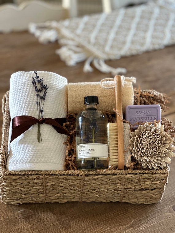 Christmas Gifts for Mom,Mom Birthday Gifts from Daughter,Personalized Spa  Body Relaxing Lavender Gifts Basket Mothers Day Gifts for Mom,Unique Gifts