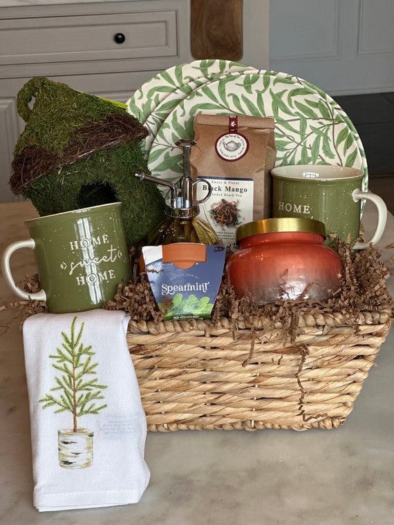 Deluxe Gift Basket/gift Basket/welcome Home/new House/gardening