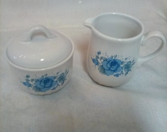 Corelle sugar and creamer, vintage from 1980's, excellent condition