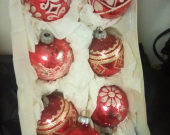 Christmas ornaments, vintage, glass, red with glitter, set of 6, ( 7 are shown but one was broken) , approx 70 years old