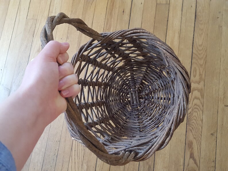 Handwoven Open Weave Grapevine Basket Mediumlarge Size Etsy