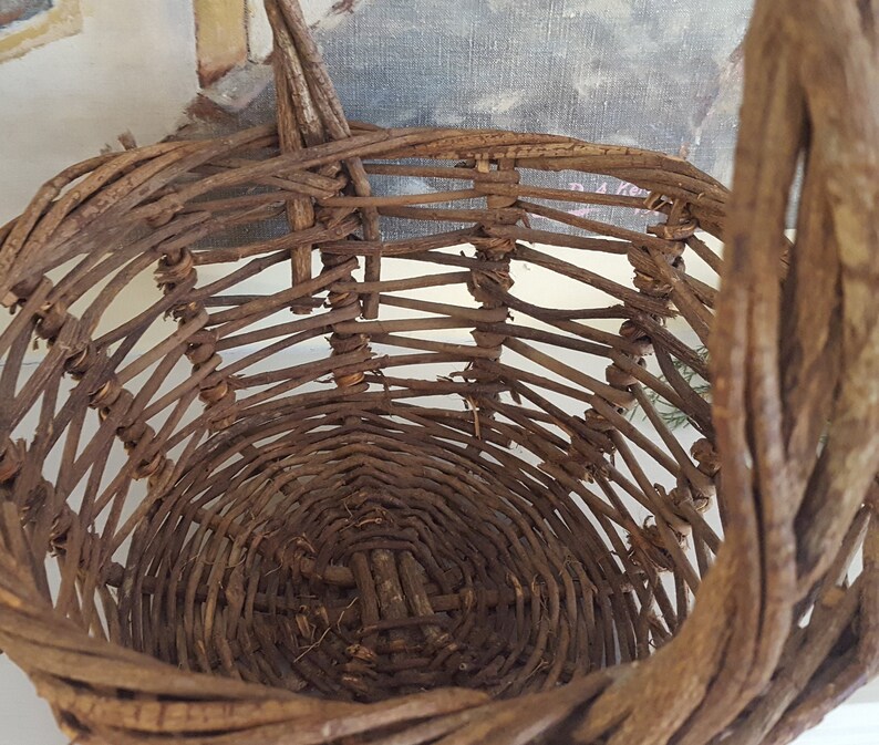 Handwoven Open Weave Grapevine Basket Mediumlarge Size Etsy