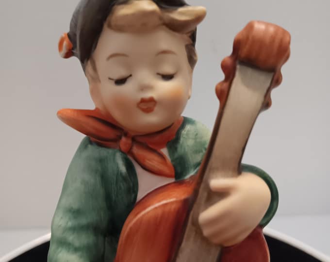 Hummel "Sweet Music" #186, TMK-6, 5 1/4 inch, Artisan year 1982, created by Master Sculptor Reinhold Unger 1947