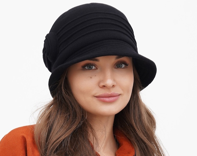 Wool Cloche Hat for Women – Black or Navy – Handmade 1920s Vintage Winter Style