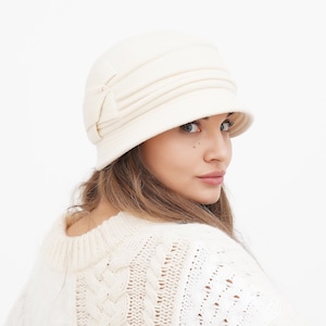 Beige Wool Cloche Hat Victoria Women | Vintage 1920s Flapper Style | Classic Winter Hat | Elegant Neutral Gift