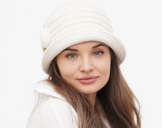 Beige Wool Cloche Hat for Women – 1920s Winter Flapper Style