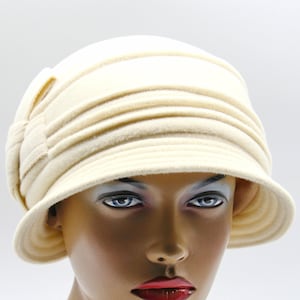 Cloche Winter Hats Women&#39;s Style - Ladies Flapper Vintage Victoria Beige - Pleated Band Detail