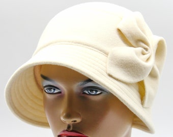 Chapeau cloche d'hiver flapper Veronica coiffe femme gatsby style vintage beige