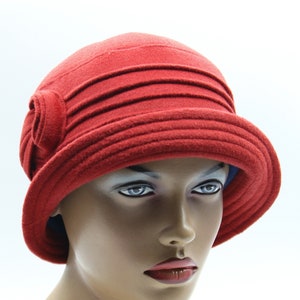 Cloche Hat Vintage Women&#39;s Wool Beatrice Red - 1920s Style with Ribbed Details - Winter Ladies Hat