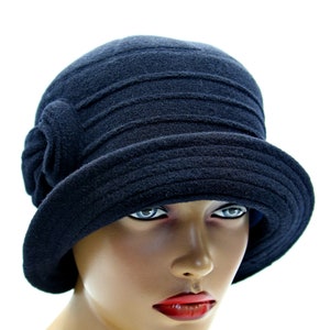 Women&#39;s Cloche Hat Wool Beatrice - Vintage Dark Blue Winter Hat - 1920s Style with Ribbed Details