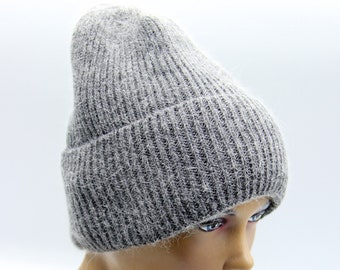 Women knit slouch beanie hat grey
