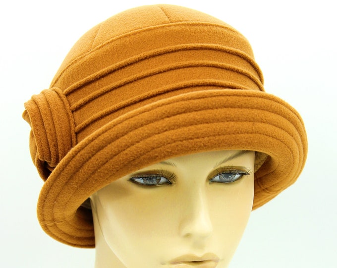 Classic cloche flapper hat - Beatrice, woman's style winter hats.