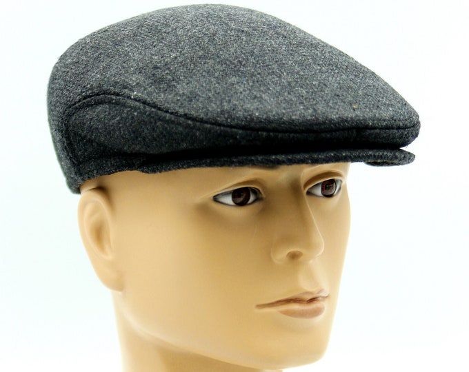 Vintage hat gatsby flat cap man.