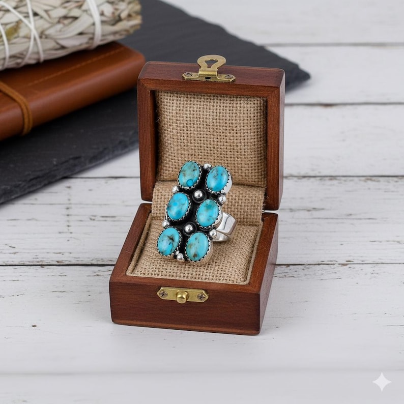 Kingman Turquoise Sterling Silver Ring: Southwestern Cluster Jewelry Bild 4