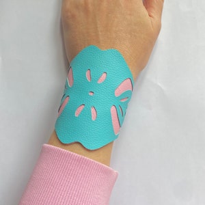 Handgjort veganskt armband, armband i konstläder