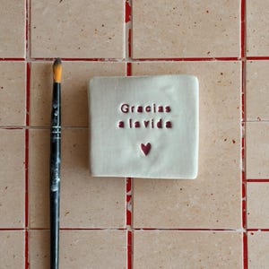 Azulejo de porcelana pequeño personalizado con mensaje y corazón, regalo original para bodas