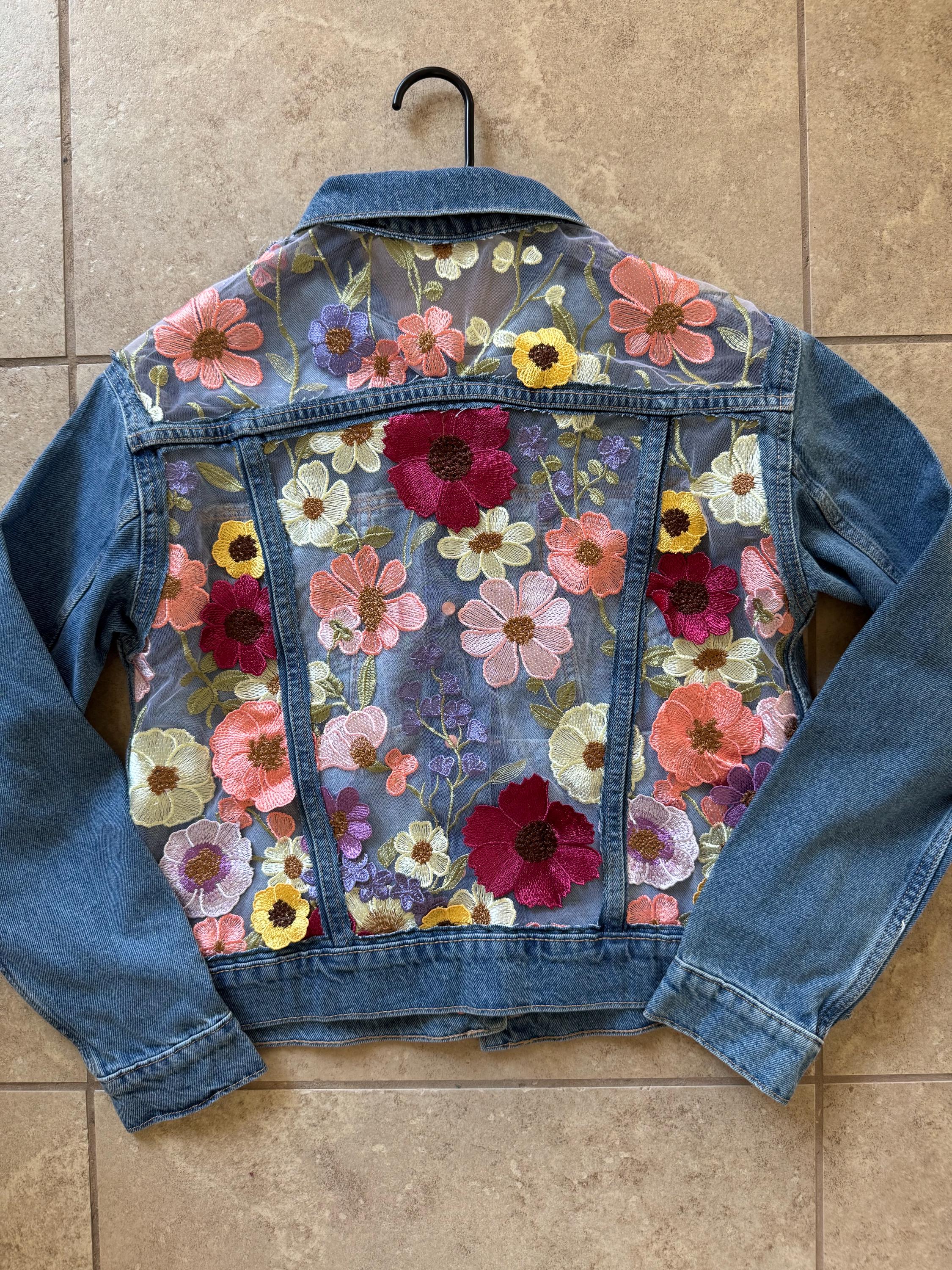 Floral denim jacket - Etsy 日本 デニムジャケット ダイヤ柄 ステッチ 