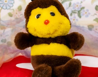 Vintage 1980s Dakin Buzzbee Bean Bag Plush Bee 24cm Made in Korea Cute Retro Stuffed Animal Hanging Toy Collectible