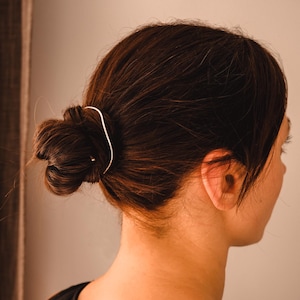 Silverknuthållare, silverhårmanschett, vågigt hårspänne, håraccessoarer, hårknut i bur, rufsig knut