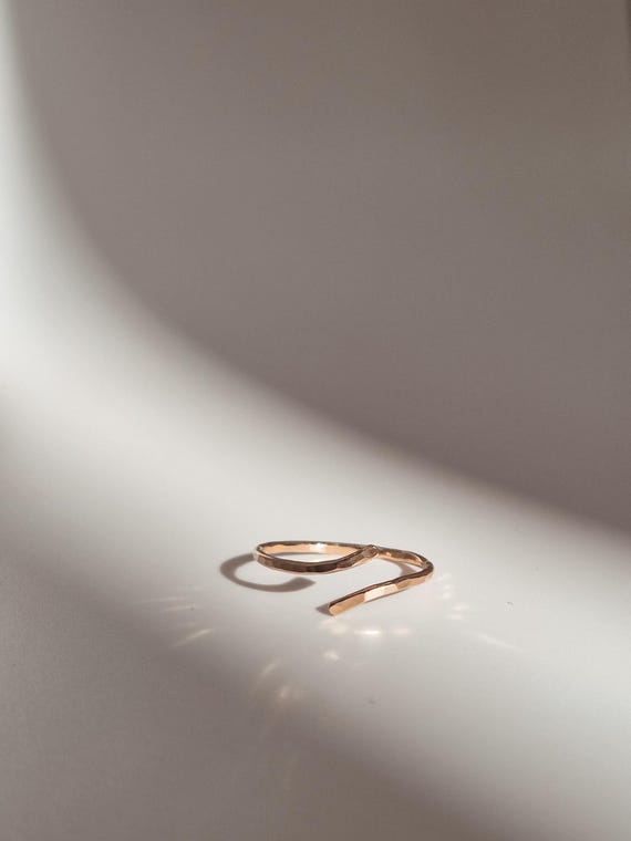 Gold Wrap Ring, Minimalist Open Band, Everyday Hammered Stacking Ring, 14K Gold Filled Adjustable Ring