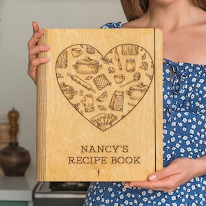 "Rezeptbuch ""Benutzerdefiniertes leeres Kochbuch, personalisiertes Rezept-Ringbuch"" Brautparty-Holzumschlag Einweihungsparty-Geschenk."