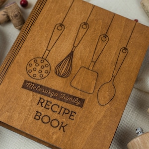 Benutzerdefinierte Rezeptbuch Kochbuchmappe Personalisiertes hölzernes Geschenk für Mutter-Tochter-Papa-Lebensmittelrezepte-Brautparty-Geschenk