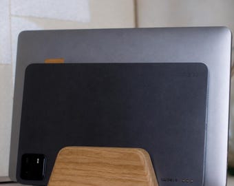 Personalized Wooden Laptop Stand, Adjustable Oak Vertical Holder for Multi Devices