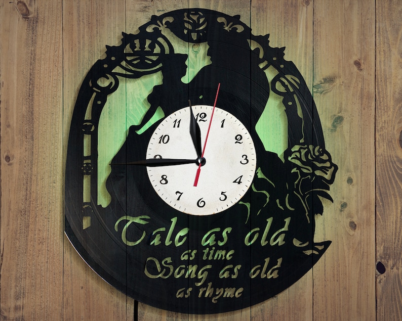 Horloge de la Belle et la Bête Cadeau de jour danniversaire - Etsy France