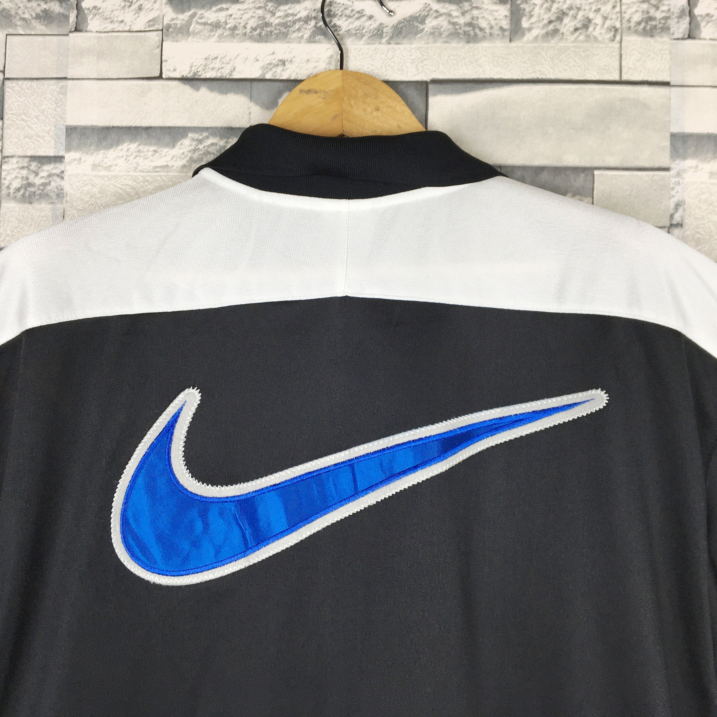 nike basketball sweaters