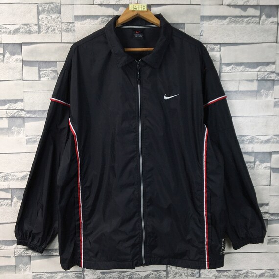 nike light jacket