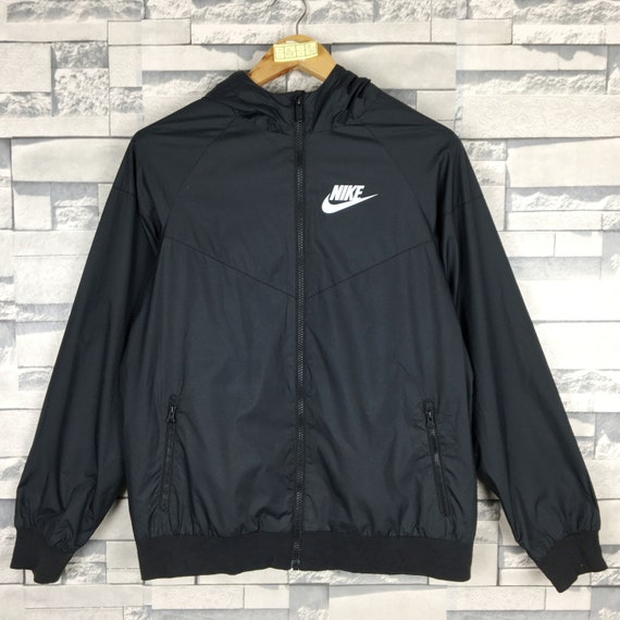 nike windbreaker youth xl