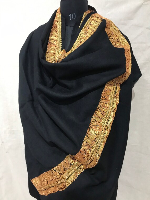 Mam Drank naaimachine Zwarte Kashmir-sjaal met gouden borduurwerk Kashmir Tilla - Etsy Nederland