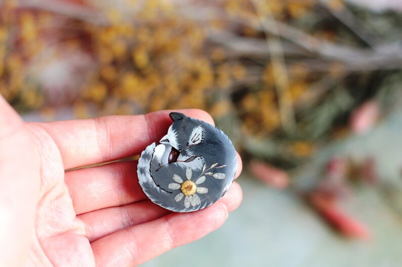 Cat brooch with pressed flowers Gift for daughter. Wooden pin for sweater