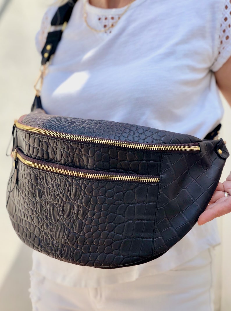 YUHONLNOR Borsa A Tracolla Donna In Pelle Di Vitello: Elegante E Compatta, Con Tracolla Larga Regolabile (23x8x18 Cm) - 4