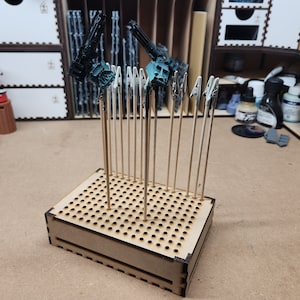 Alligator clip holder for model painting - Digital file