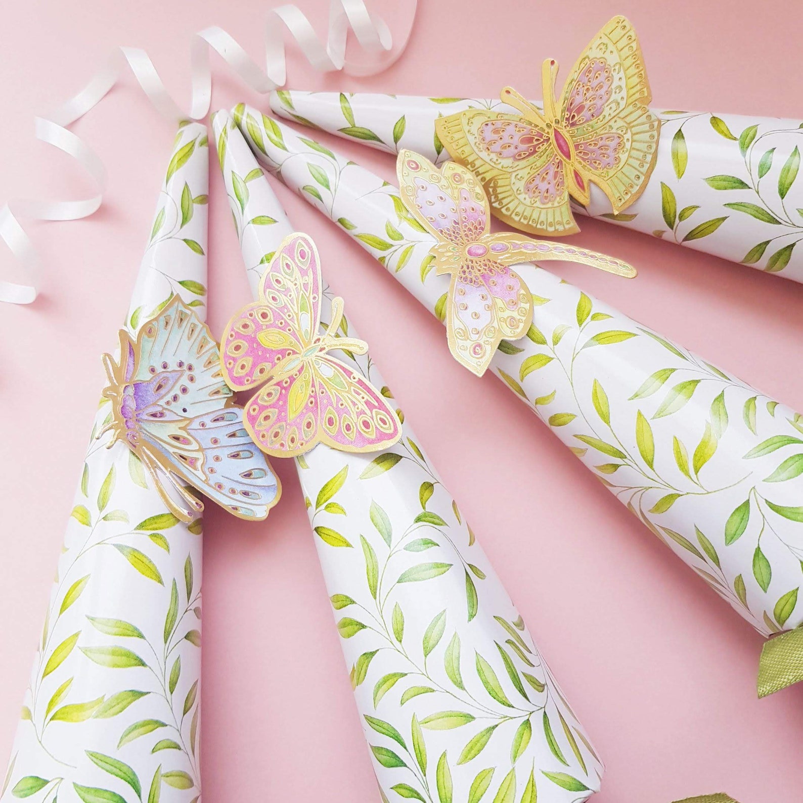 Butterfly Cone Crackers With Butterfly Confetti by Caspari, 8 Boxed